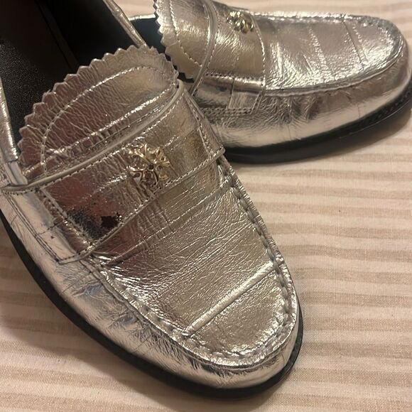 Tory Burch Silver Leather Metallic slip on Loafers/Dust Bag size 6 $358 - Picture 9 of 9